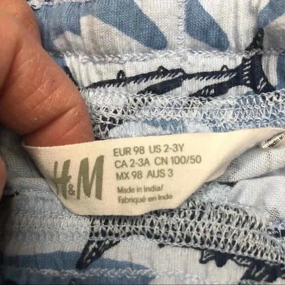 H&M Shorts Black & Blue Sharks  Size 2-3 Years - Picture 5 of 16